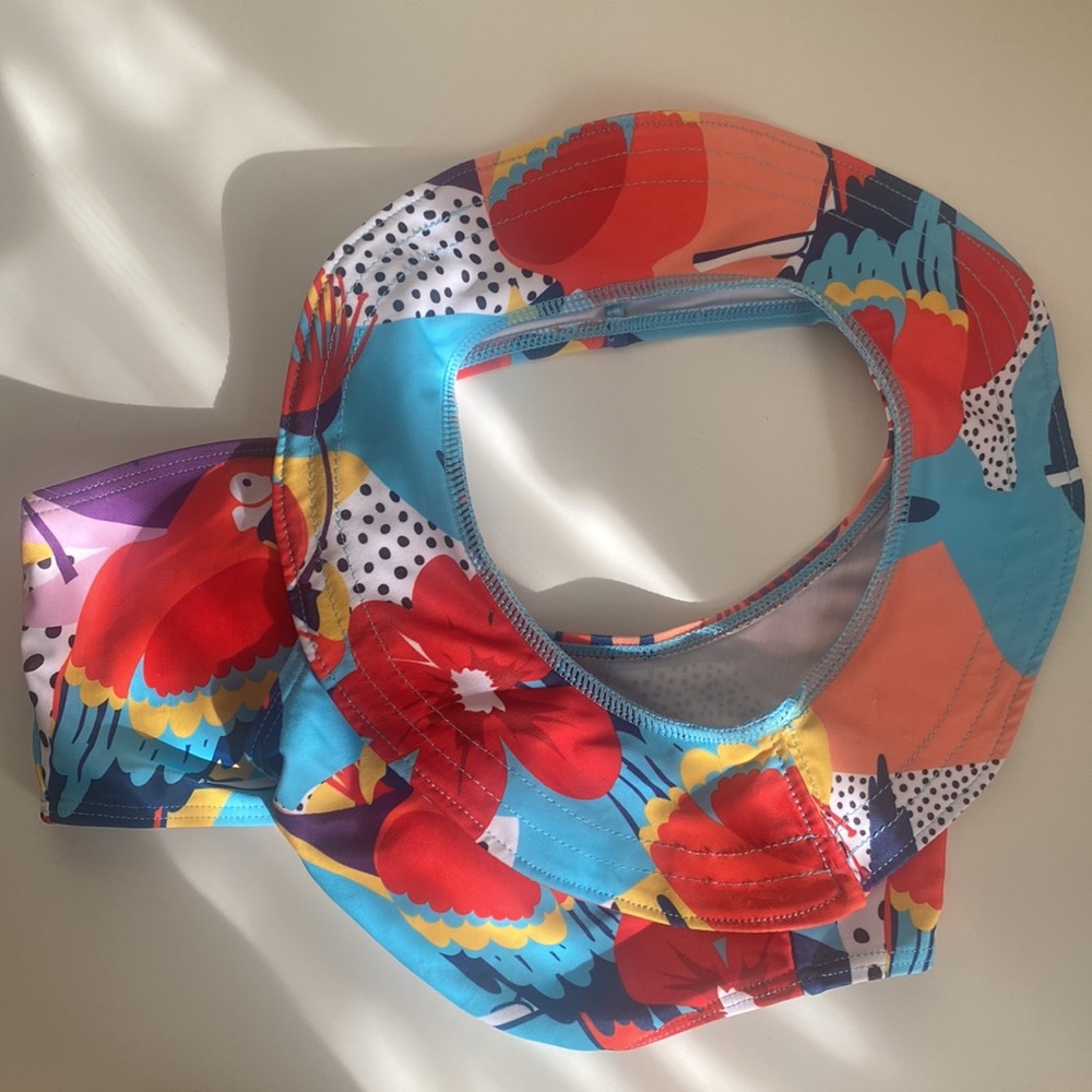 One Shoulder Ruffle Swimsuit Top Size M Vibrant Tropical Parrot Print Beach Fun - Picture 10 of 10
